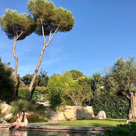 Villa L'Ensoleillee Roquefort-les-Pins Exterior photo